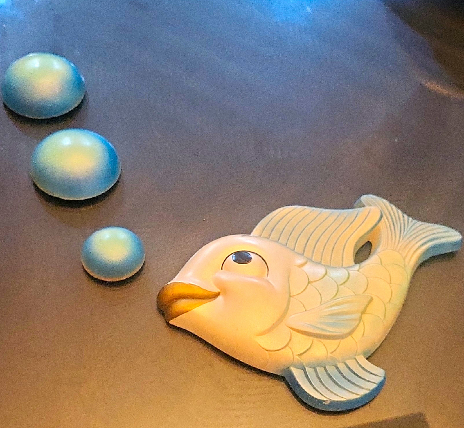 Vintage 1964 Miller Studioio Chalkware Fish 3 Bubble. Vintage 1964 Miller Studioio Chalkware Fish 3 Bubble.