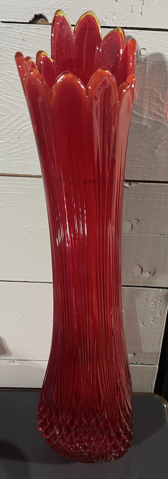 Beautiful Vtg 24-3/4”L.E. Smith Red Amberina Art Glass Vase “Diamond Butt” Read Beautiful Vtg 24-3/4”L.E. Smith Red Amberina Art Glass Vase “Diamond Butt” Read