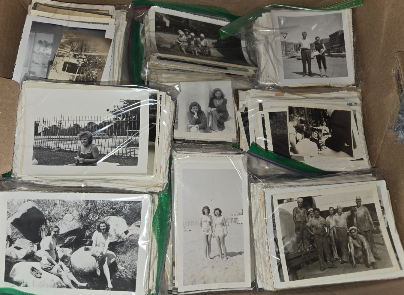 LOT OF 100 ORIGINAL RANDOM FOUND OLD PHOTOS MOSTLY B&W VINTAGE SNAPSHAPSHOTS LOT OF 100 ORIGINAL RANDOM FOUND OLD PHOTOS MOSTLY B&W VINTAGE SNAPSHAPSHOTS