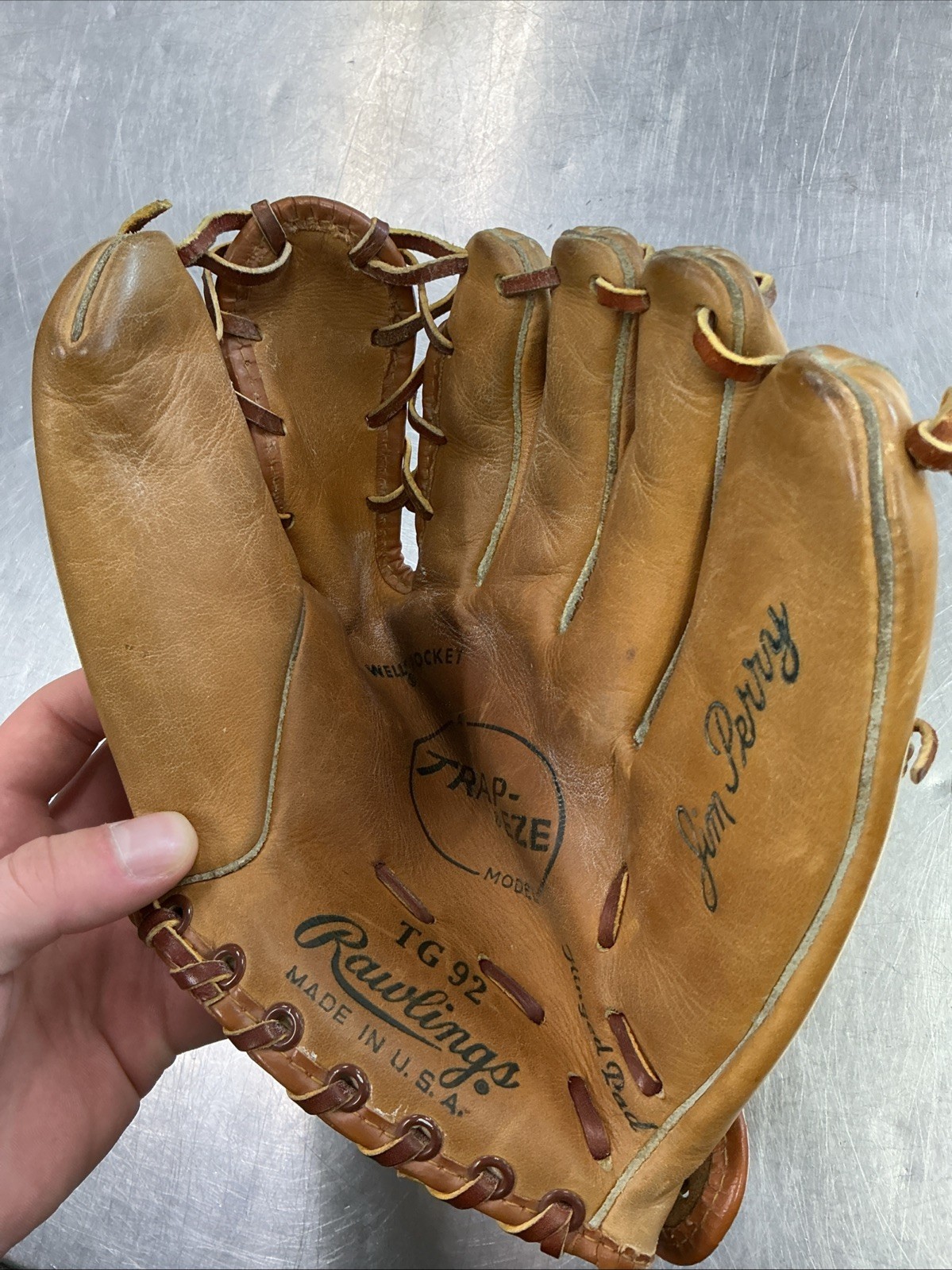 Vintage Rawlings TG92 Jim Perry Trap-Eze Baseball Glove -Smooth Lining EXCELLENT Vintage Rawlings TG92 Jim Perry Trap-Eze Baseball Glove -Smooth Lining EXCELLENT