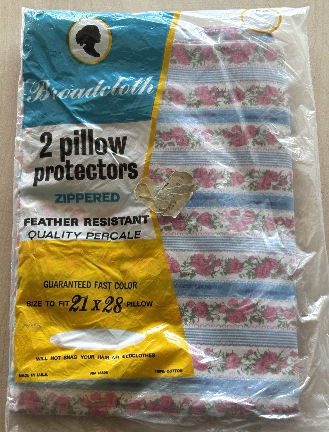 Vtg Pillow Protectors NIP in Pack of 2 Zippered 21 x 28 Cottage Pink Roses Blue Vtg Pillow Protectors NIP in Pack of 2 Zippered 21 x 28 Cottage Pink Roses Blue