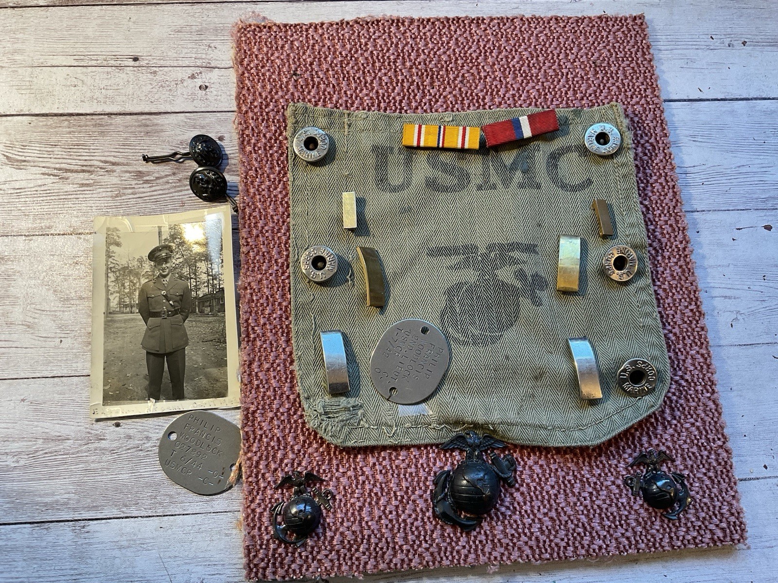 ORIGINAL WWII USMC OFFICER DOG TAGS INSIGNIA ETC LOT ORIGINAL WWII USMC OFFICER DOG TAGS INSIGNIA ETC LOT