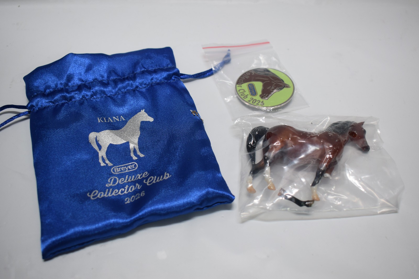 Breyer Deluxe Collector Club 2026 Kiana **DAMAGED** Breyer Deluxe Collector Club 2026 Kiana **DAMAGED**