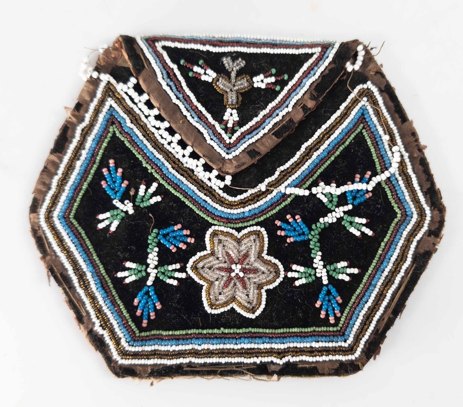 Antique Northeast Woodlands Iroquois Native American Indian Beaded Pouch Bag