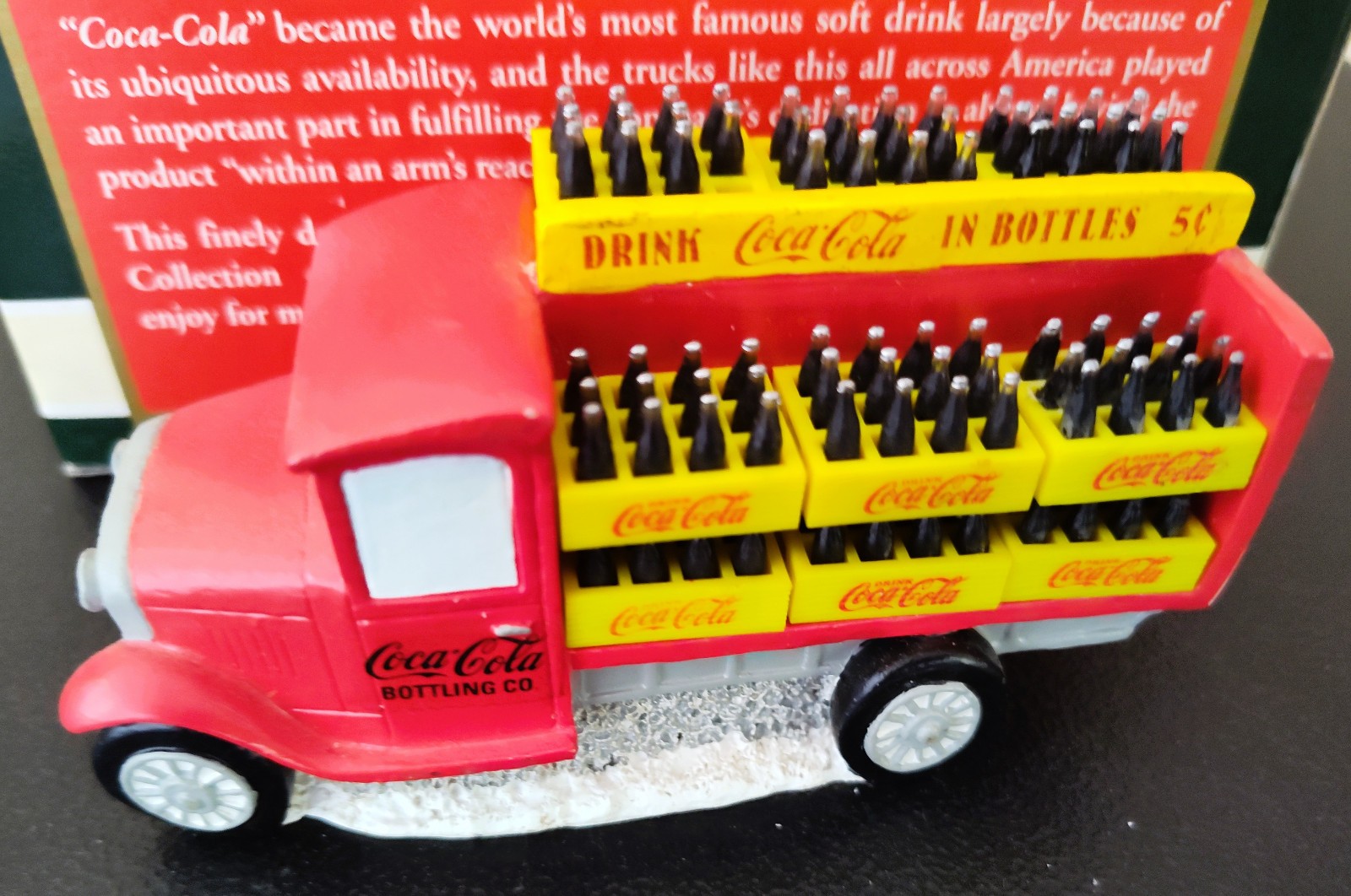 Vintage 1992 Coca-Cola Town Square Collection  Delivery Truck w/ Bottle Cases