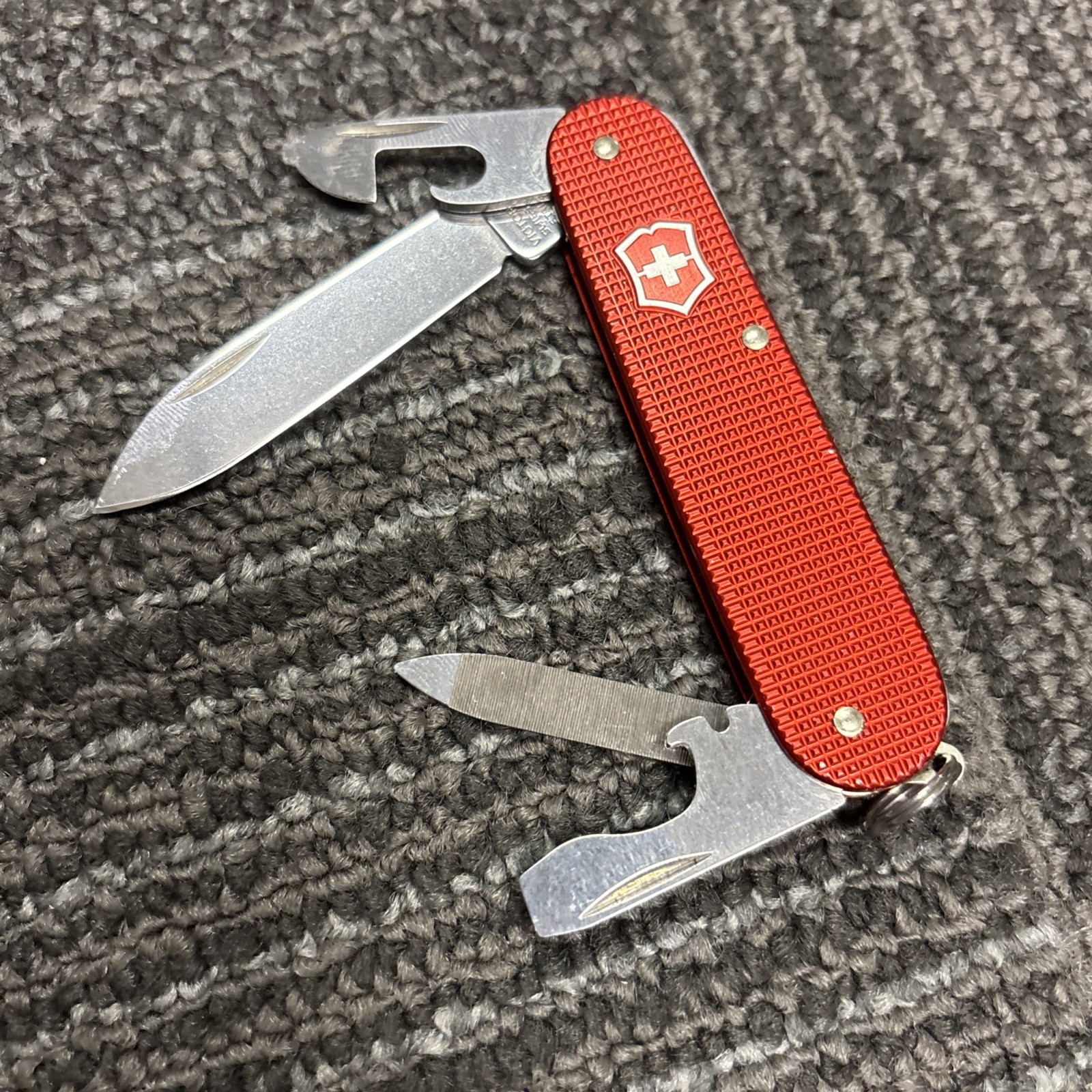 Victorinox Cadet 2018 Limited Edition Berry Red Alox Victorinox Cadet 2018 Limited Edition Berry Red Alox