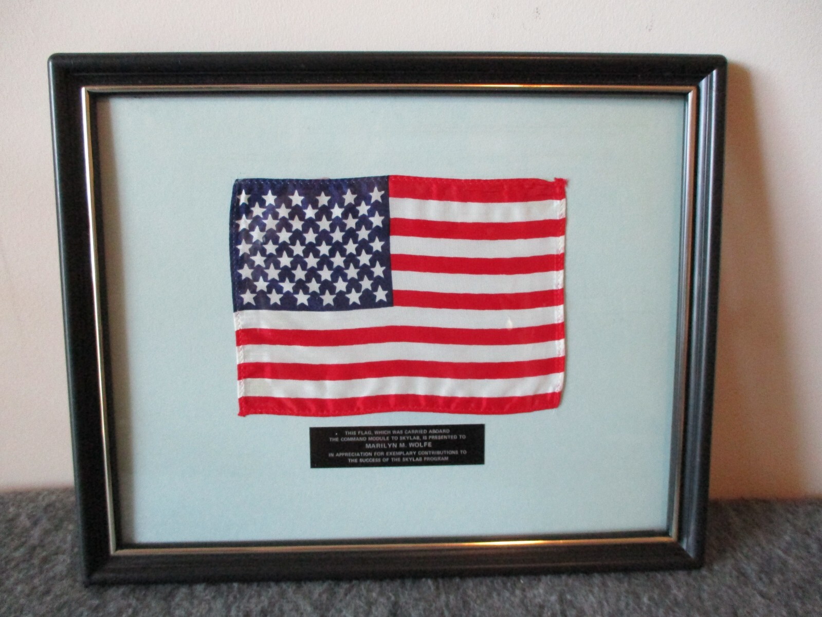 NASA APOLLO SKYLAB FLOWN AMERICAN FLAG -FRAMED RECOGNITION AWARD 1973-1974 -READ