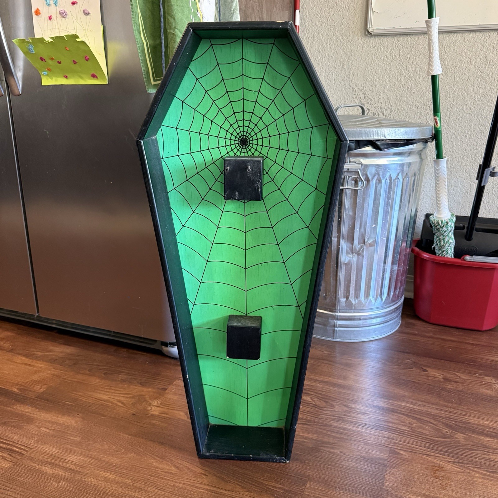 Vintage 2004/2005 RARE Creature Skateboards Coffin Shop Display Rack Vintage 2004/2005 RARE Creature Skateboards Coffin Shop Display Rack