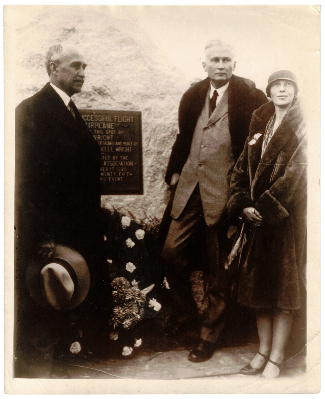 VINTAGE ORIGINAL 1928 AMELIA EARHART/ORVILLE WRIGHT 8x10 PHOTO KILL DEVIL HILLS VINTAGE ORIGINAL 1928 AMELIA EARHART/ORVILLE WRIGHT 8x10 PHOTO KILL DEVIL HILLS