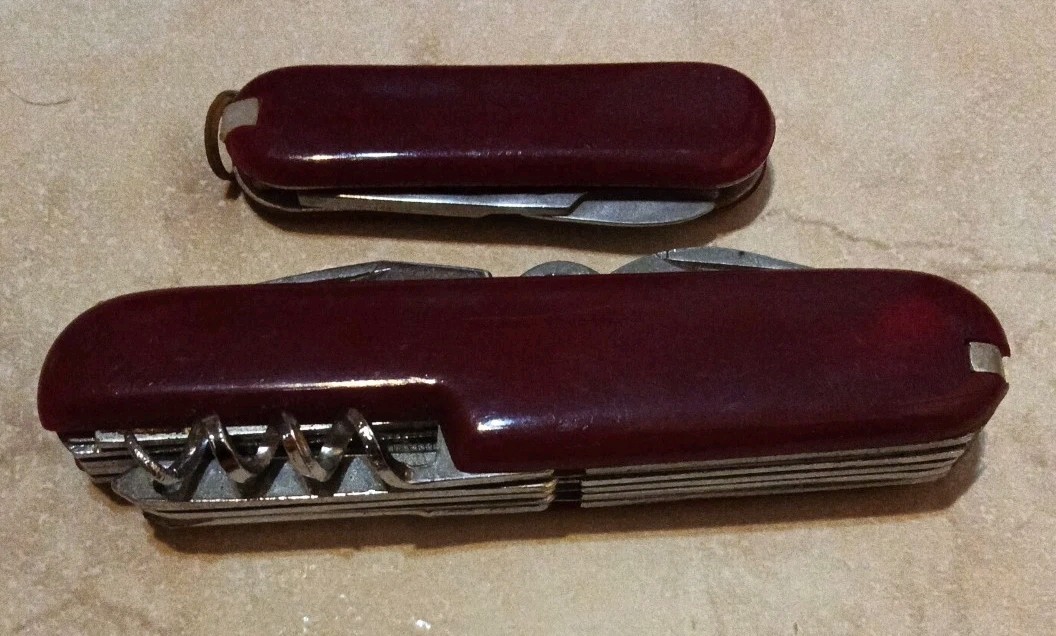 Lot Of 2 Big/Small Vintage Pocketknife Corkscrew, Vintage All Purpose Knife Lot Of 2 Big/Small Vintage Pocketknife Corkscrew, Vintage All Purpose Knife