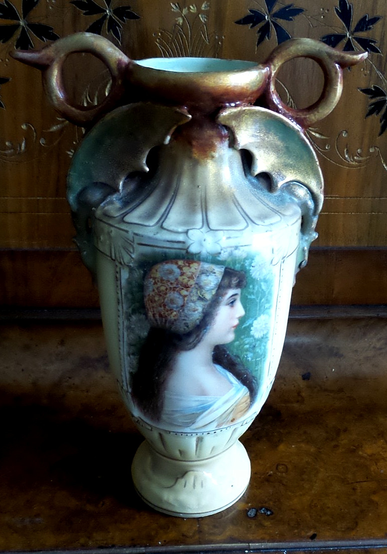 Antique Robert Hanke Austria Art Nouveau Porcelain Mantel Ewer Vase 10.25 Antique Robert Hanke Austria Art Nouveau Porcelain Mantel Ewer Vase 10.25