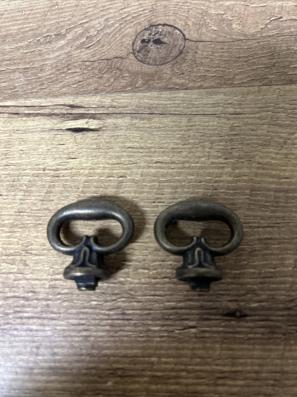 2 Mock Key Knob Antique Brass (NO SREW INCLUDED) 2 Mock Key Knob Antique Brass (NO SREW INCLUDED)