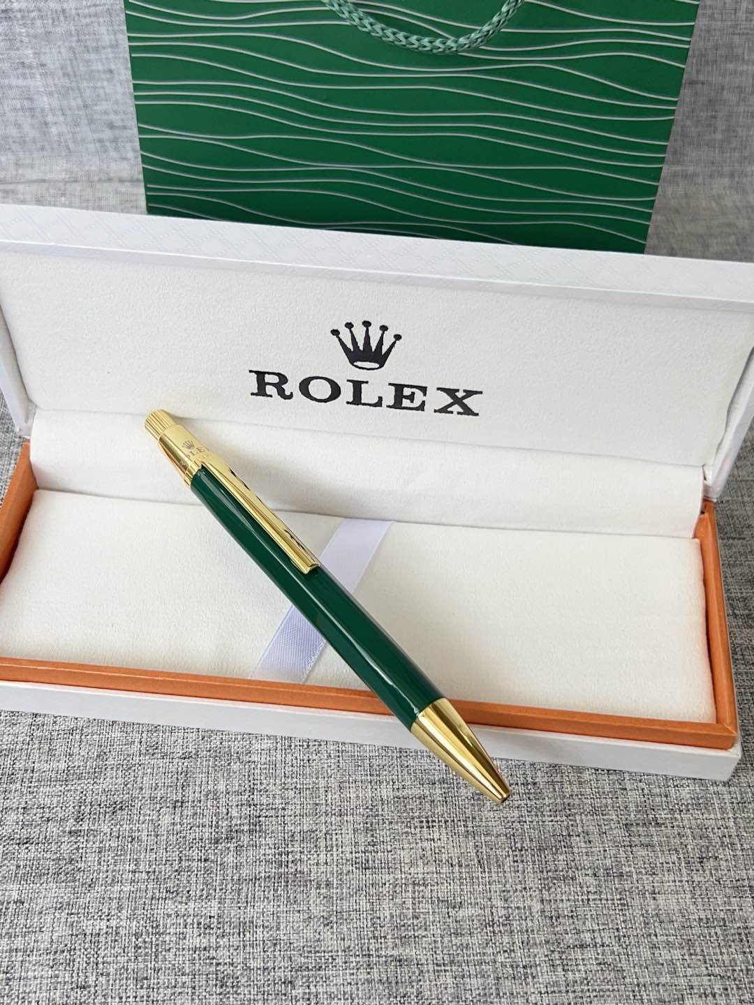 Classic Green Ballpoint Pen with Gold Trim, Luxury Gift Box Included