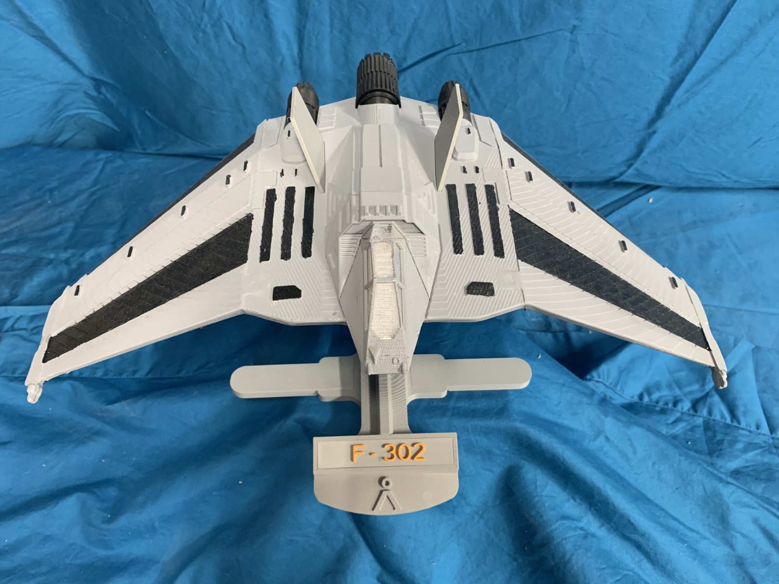 stargate sg-1 collectibles Full size 302 fighter stargate sg-1 collectibles Full size 302 fighter