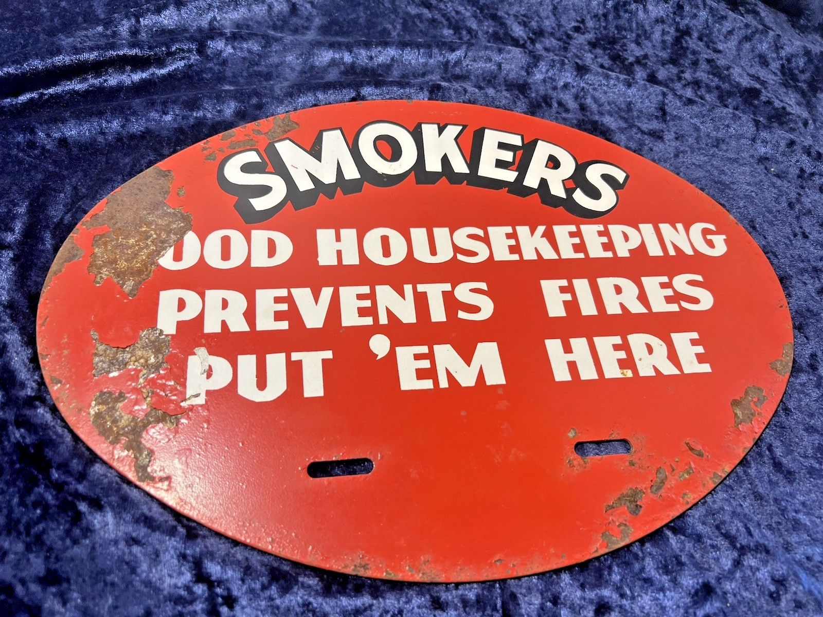 Vintage SMOKERS PUT EM HERE RED METAL CIGARETTE SMOKING Fire Sign @4 Vintage SMOKERS PUT EM HERE RED METAL CIGARETTE SMOKING Fire Sign @4