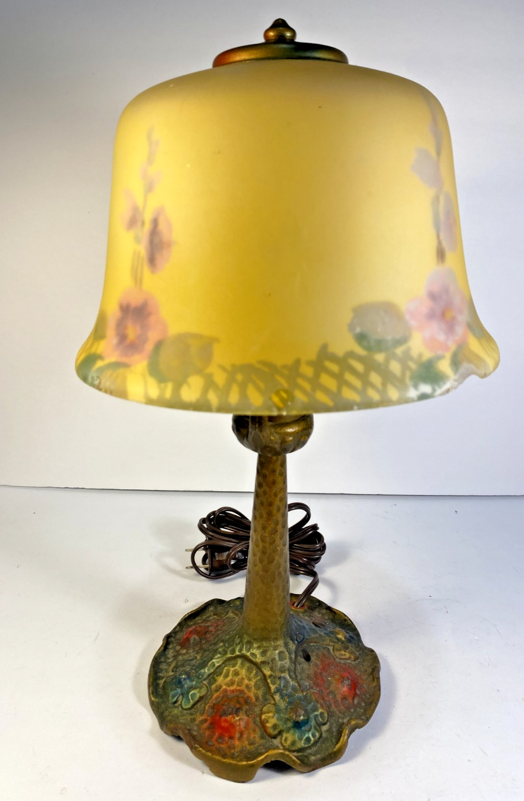 Antique Cast Iron Rose Brothers Reverse Painted Flowers Boudoir Lamp Unmarked Antique Cast Iron Rose Brothers Reverse Painted Flowers Boudoir Lamp Unmarked