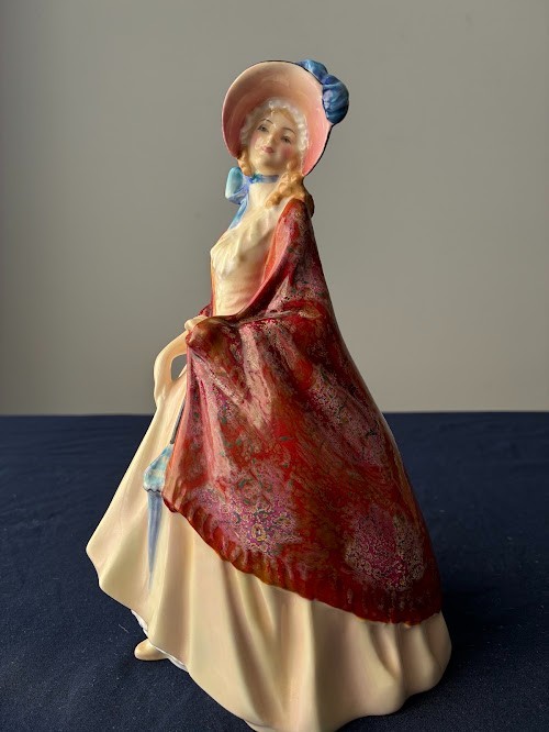 ROYAL DOULTON PAISLEY SHAWL FIGURINE #HN1987 ROYAL DOULTON PAISLEY SHAWL FIGURINE #HN1987