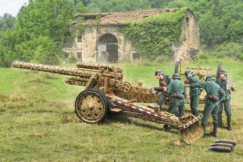 1/72 15cm Field Howitzer w/10.5cm Field Gun w/5 Crew