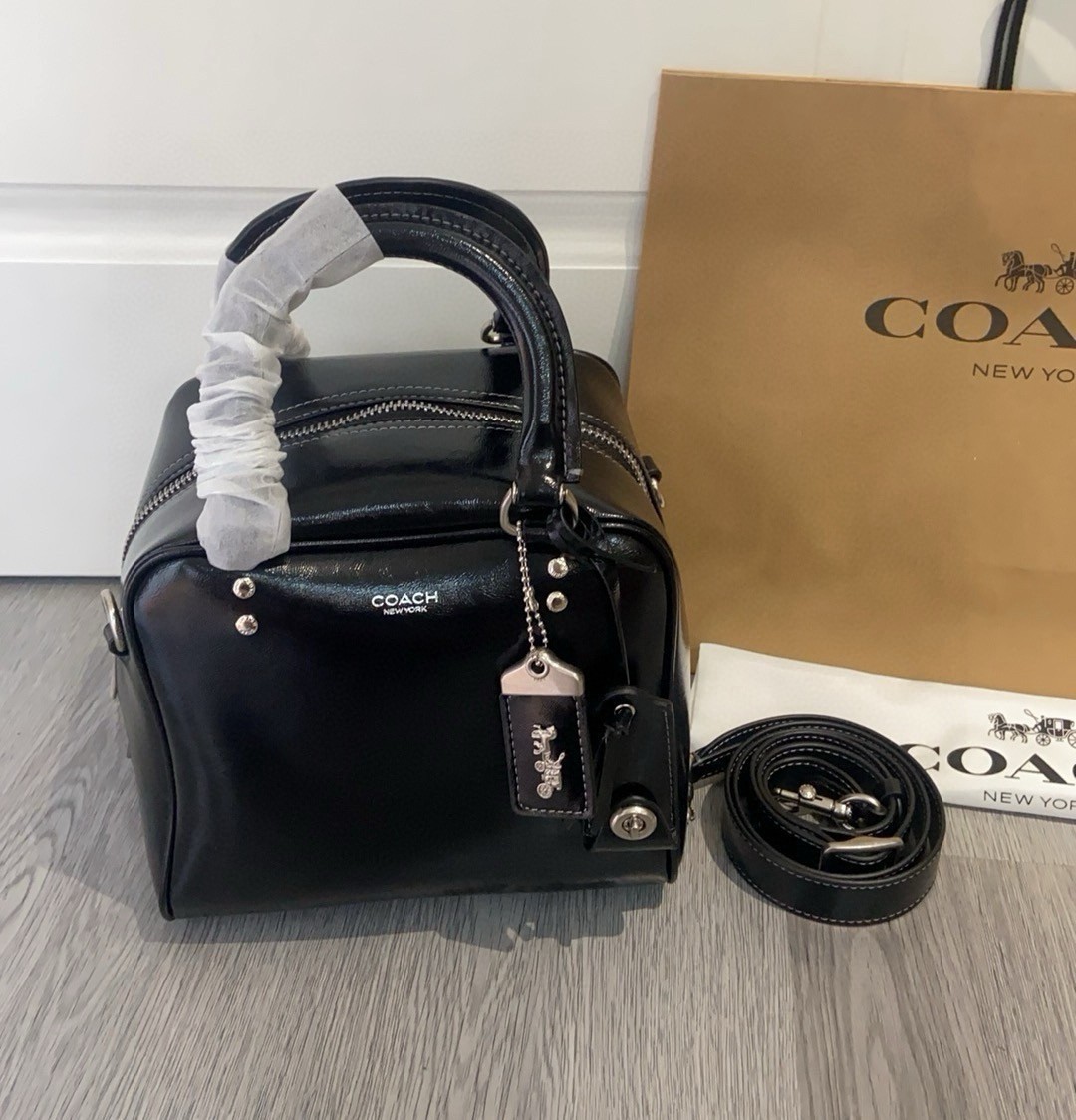 NEW CO*ACH Cube Rogue 20 Shoulder Chalk CBH04 Outlet NEW leather Black NEW CO*ACH Cube Rogue 20 Shoulder Chalk CBH04 Outlet NEW leather Black
