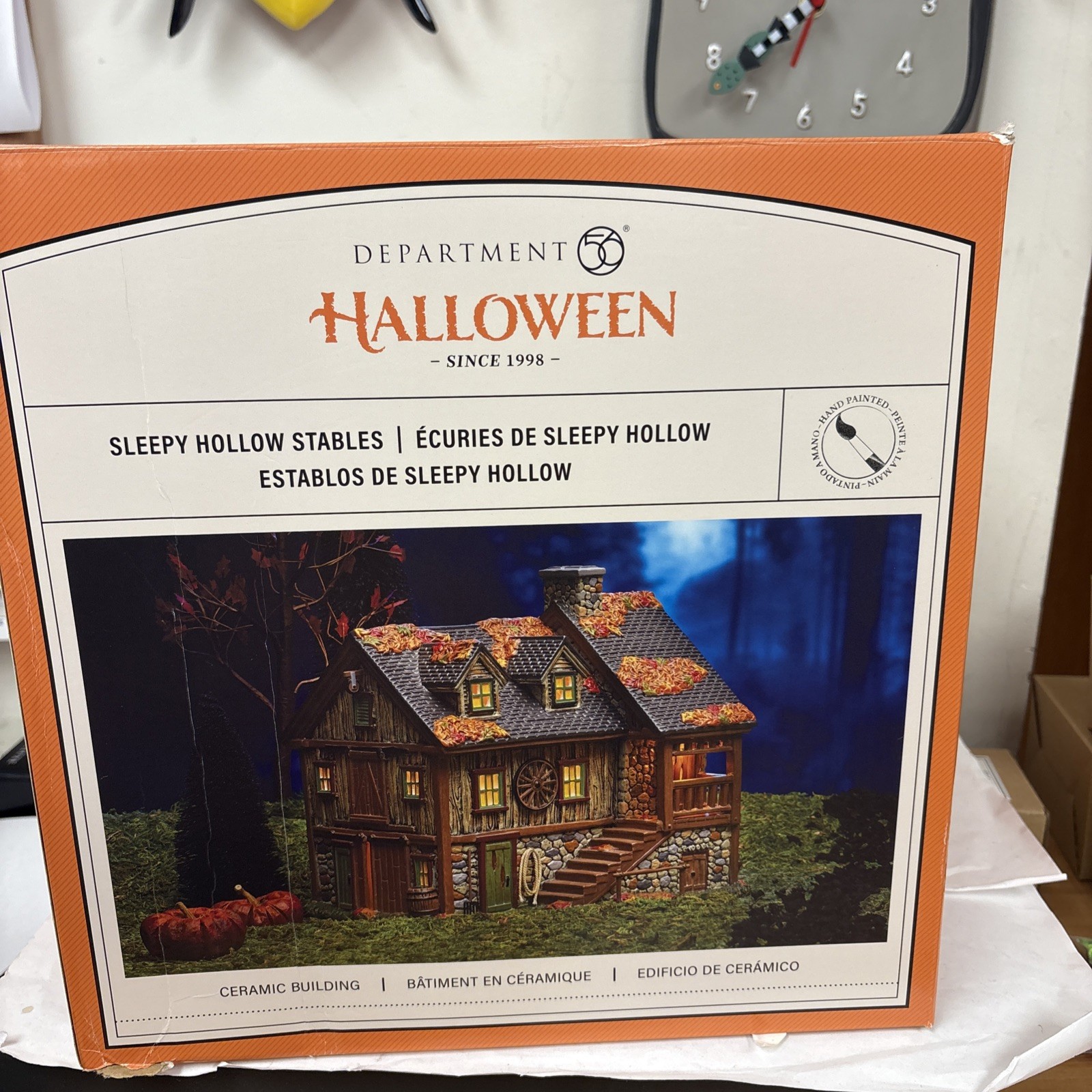 Dept 56 SLEEPY HOLLOW STABLES Halloween Village 6014698 BRAND NEW