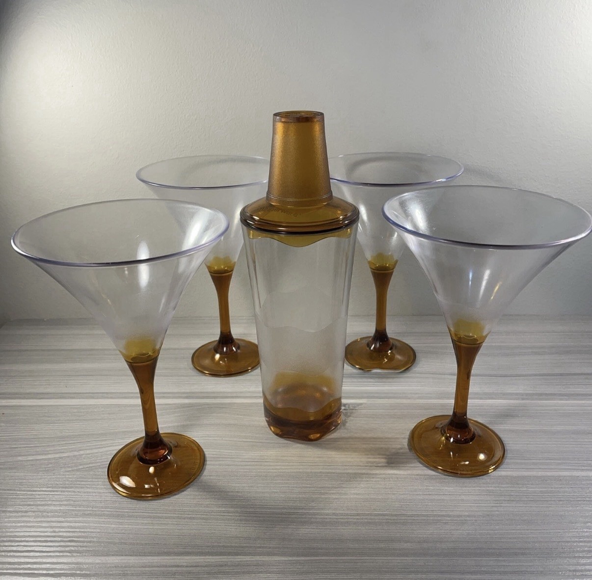 Vintage TUPPERWARE SHEERLY Amber Martini Shaker & 4 Glass Set