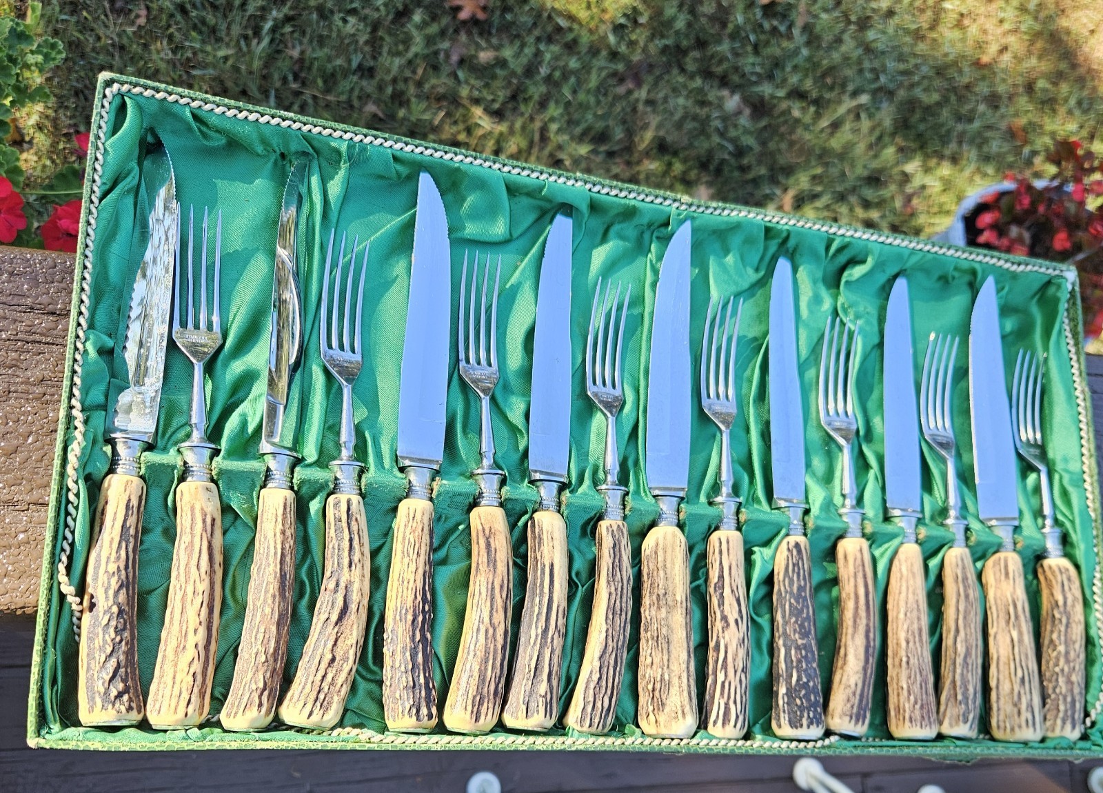 Vintage Walter Willms Solingen Germany 12Pc CARVED Stag Horn Steak Knife Forks Vintage Walter Willms Solingen Germany 12Pc CARVED Stag Horn Steak Knife Forks