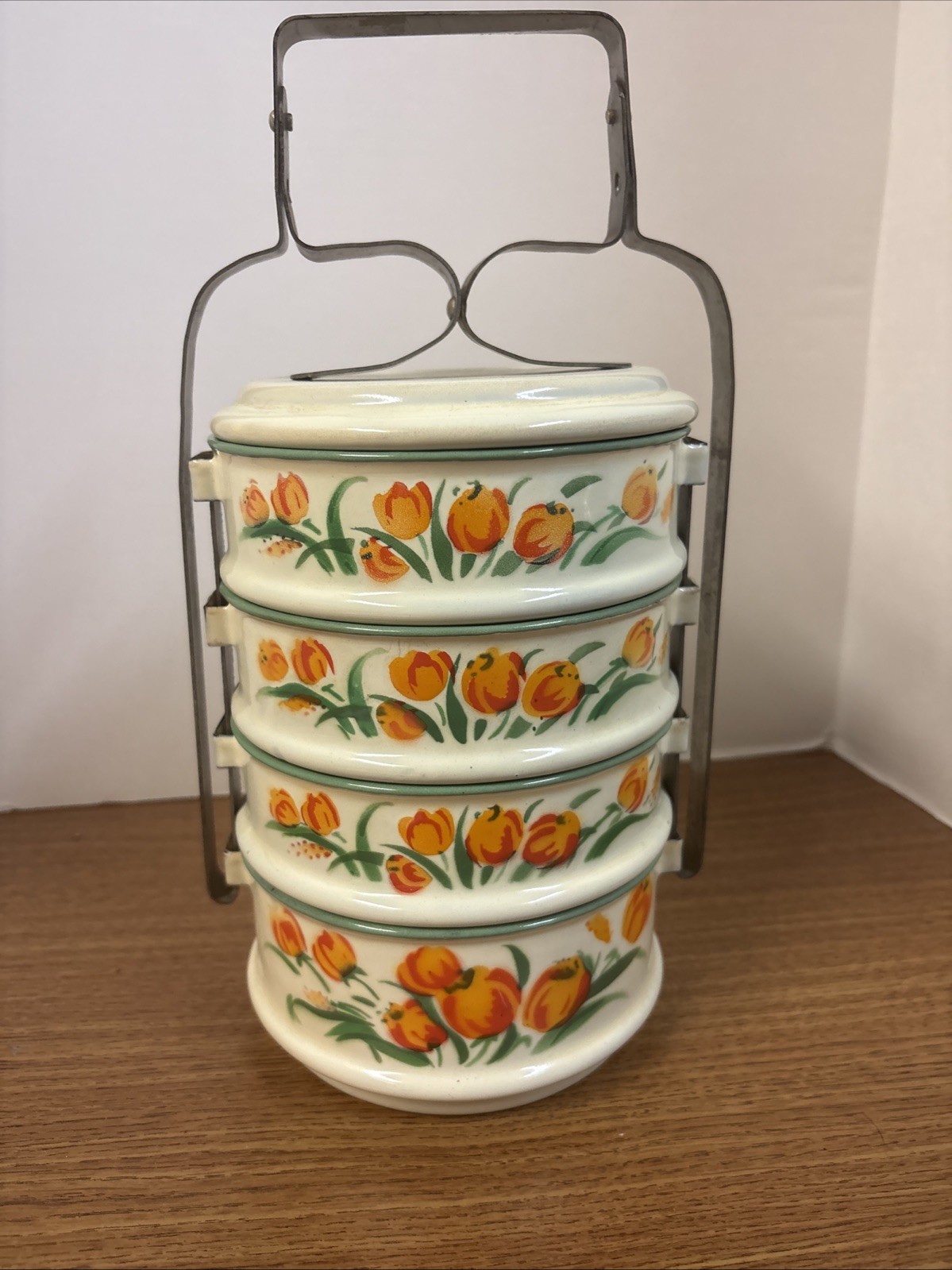 Vintage Shanghai Huafing Enamel Tiffin Carrier 4 Section Lunch Pail Vintage Shanghai Huafing Enamel Tiffin Carrier 4 Section Lunch Pail