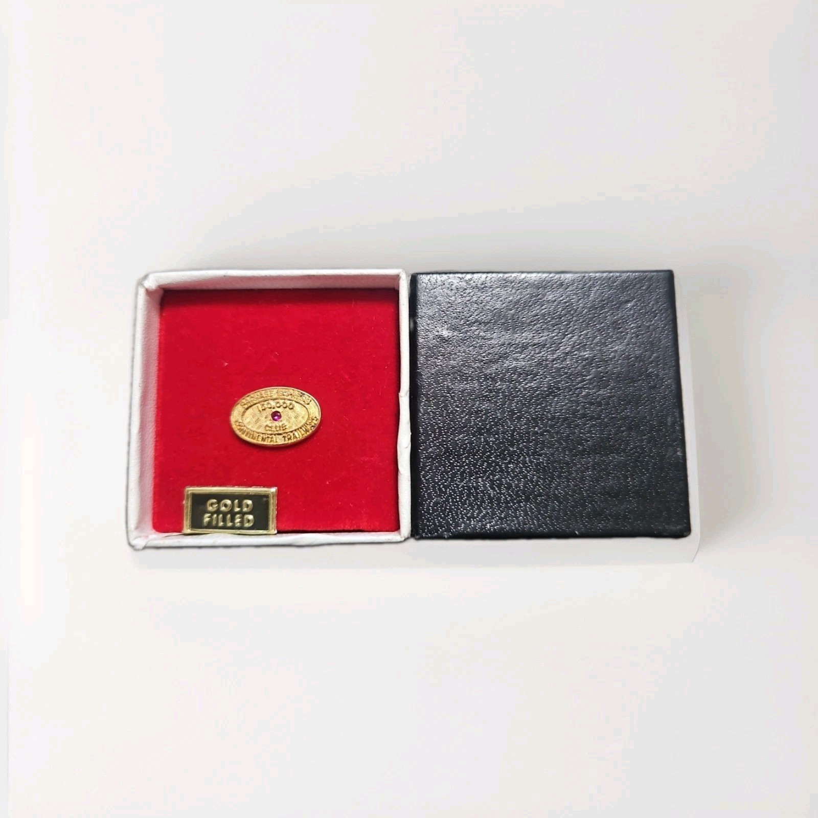 Vintage Continental Trailways Package Express 150,000 Club Pin Employee Award