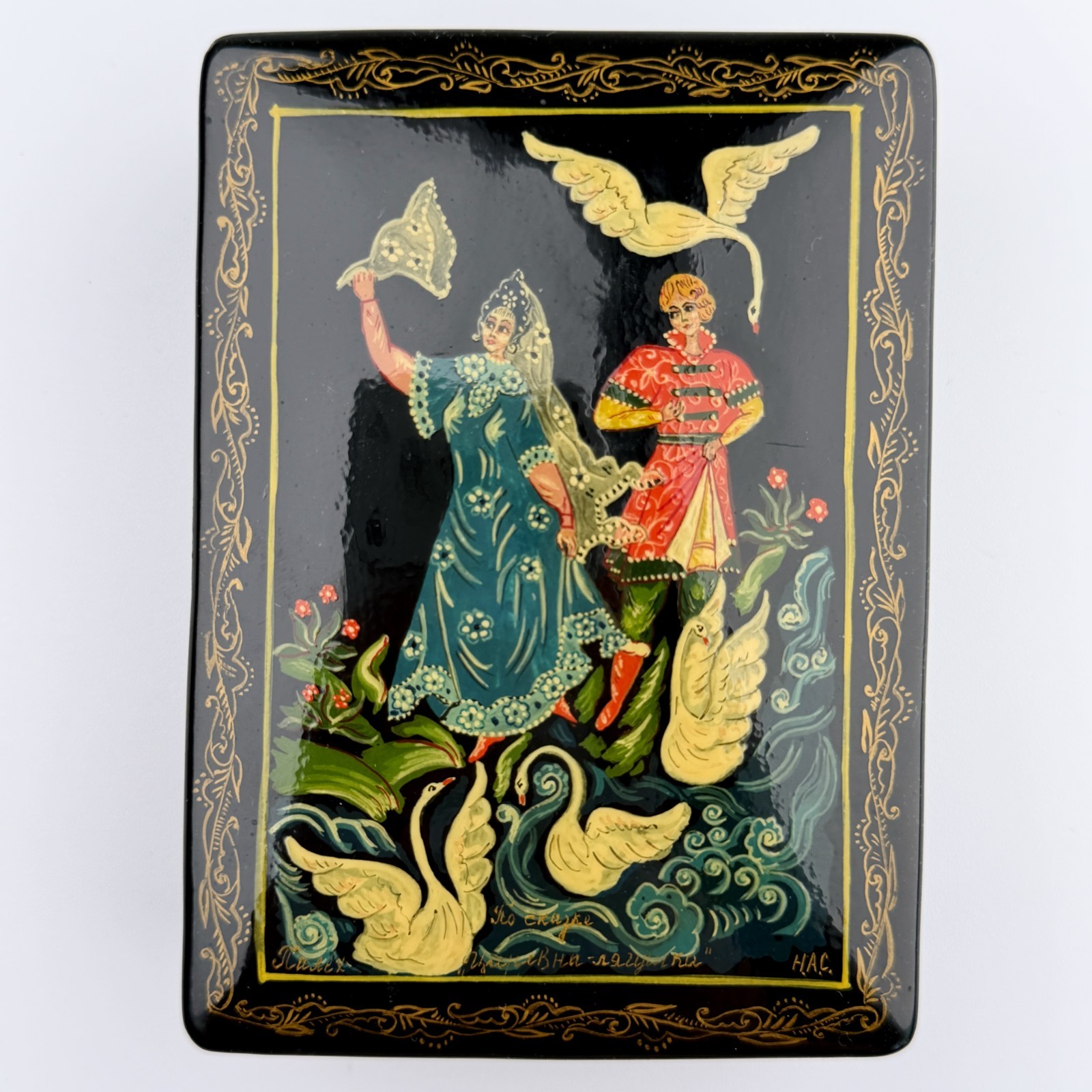 Vintage Hand-Painted Palekh Russian Lacquer Box – Vintage Hand-Painted Palekh Russian Lacquer Box –