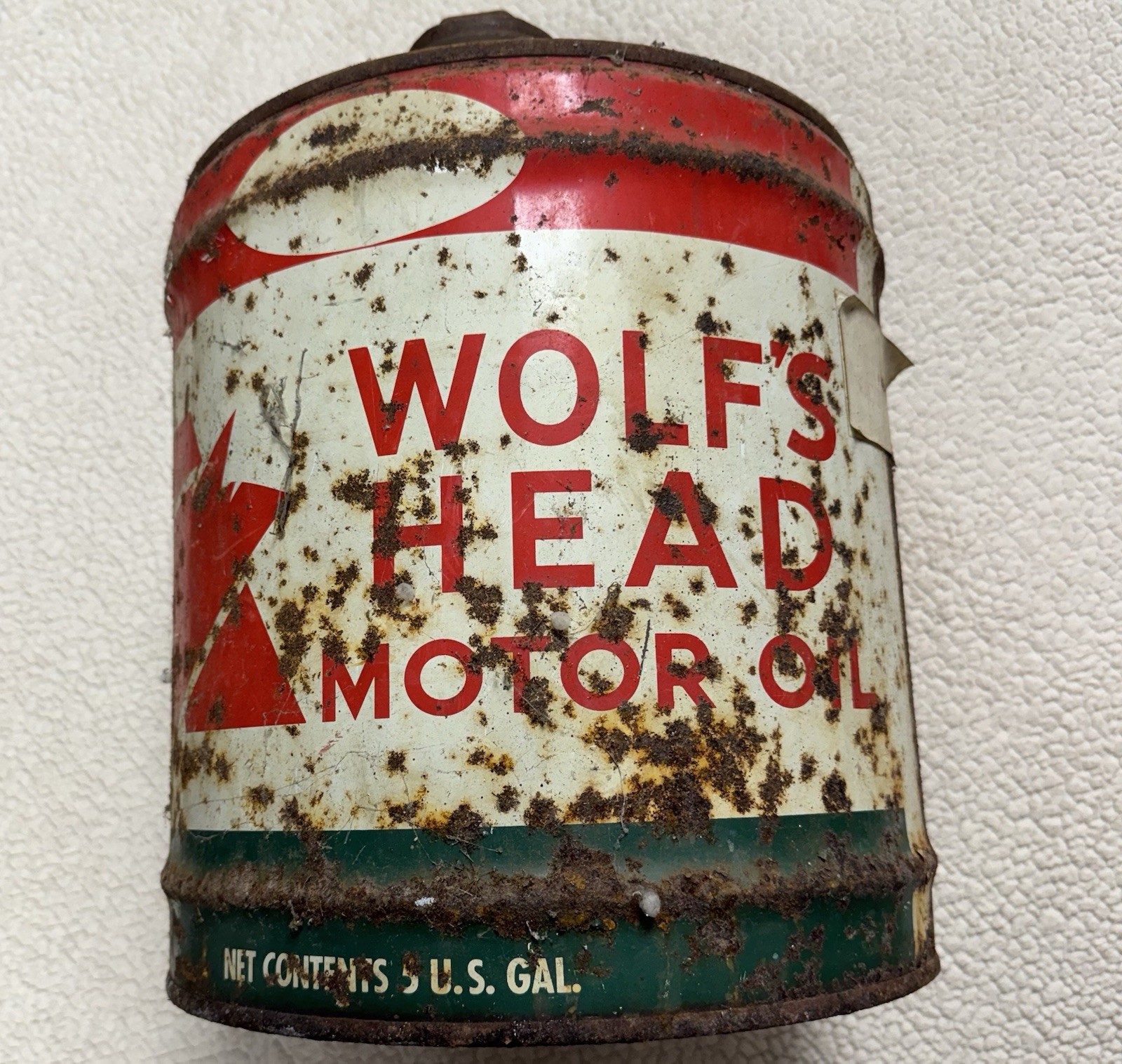 Vintage 5 Gallon Metal Wolf’s Head Motor Oil Advertising w/ Bale Handle 15\ Vintage 5 Gallon Metal Wolf’s Head Motor Oil Advertising w/ Bale Handle 15\