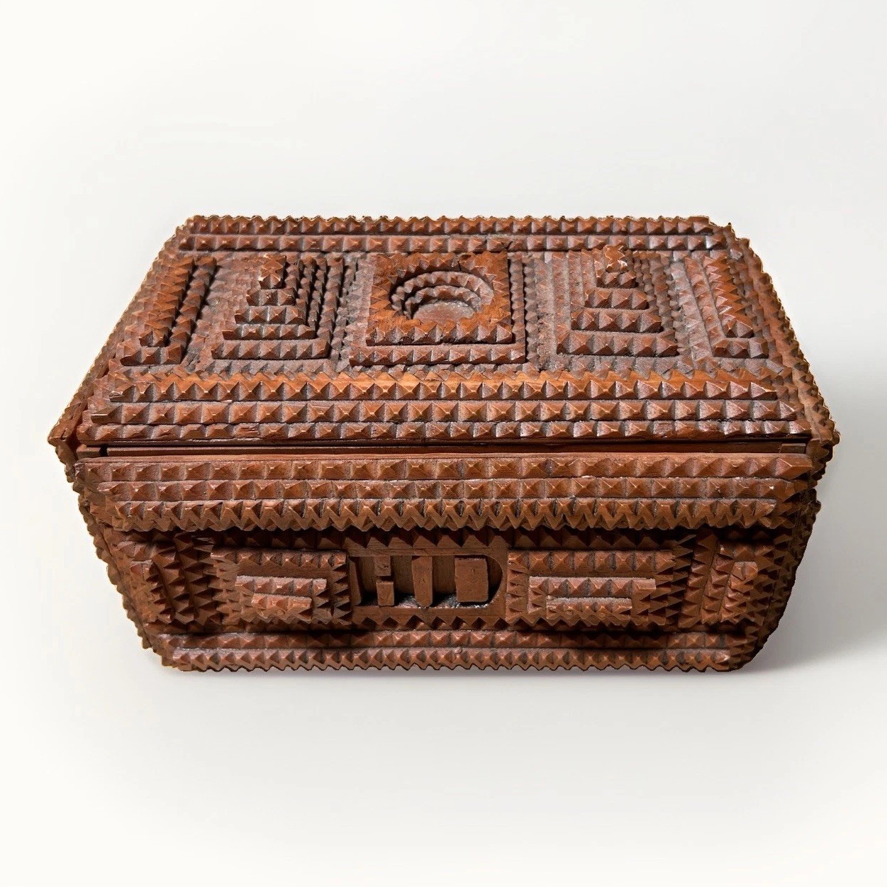 Vintage Tramp Art Carved Wooden Cigar Box Heavy ~4 lbs Handmade Folk Art 9x6x4 Vintage Tramp Art Carved Wooden Cigar Box Heavy ~4 lbs Handmade Folk Art 9x6x4