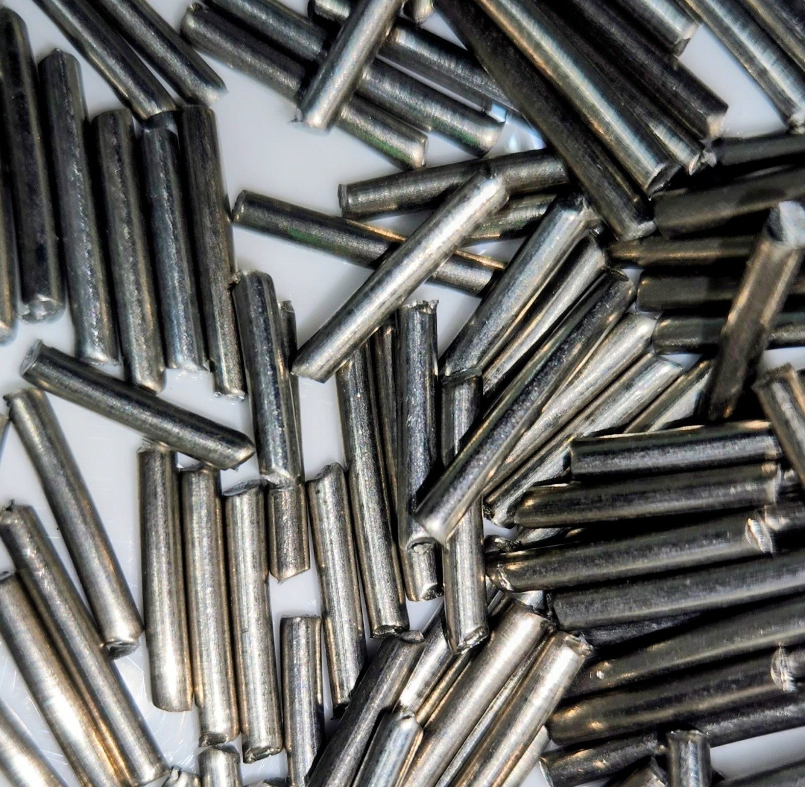 Hafnium Rare Metal pieces 99.978% purity (particles, rods, scrap) Hafnium Rare Metal pieces 99.978% purity (particles, rods, scrap)
