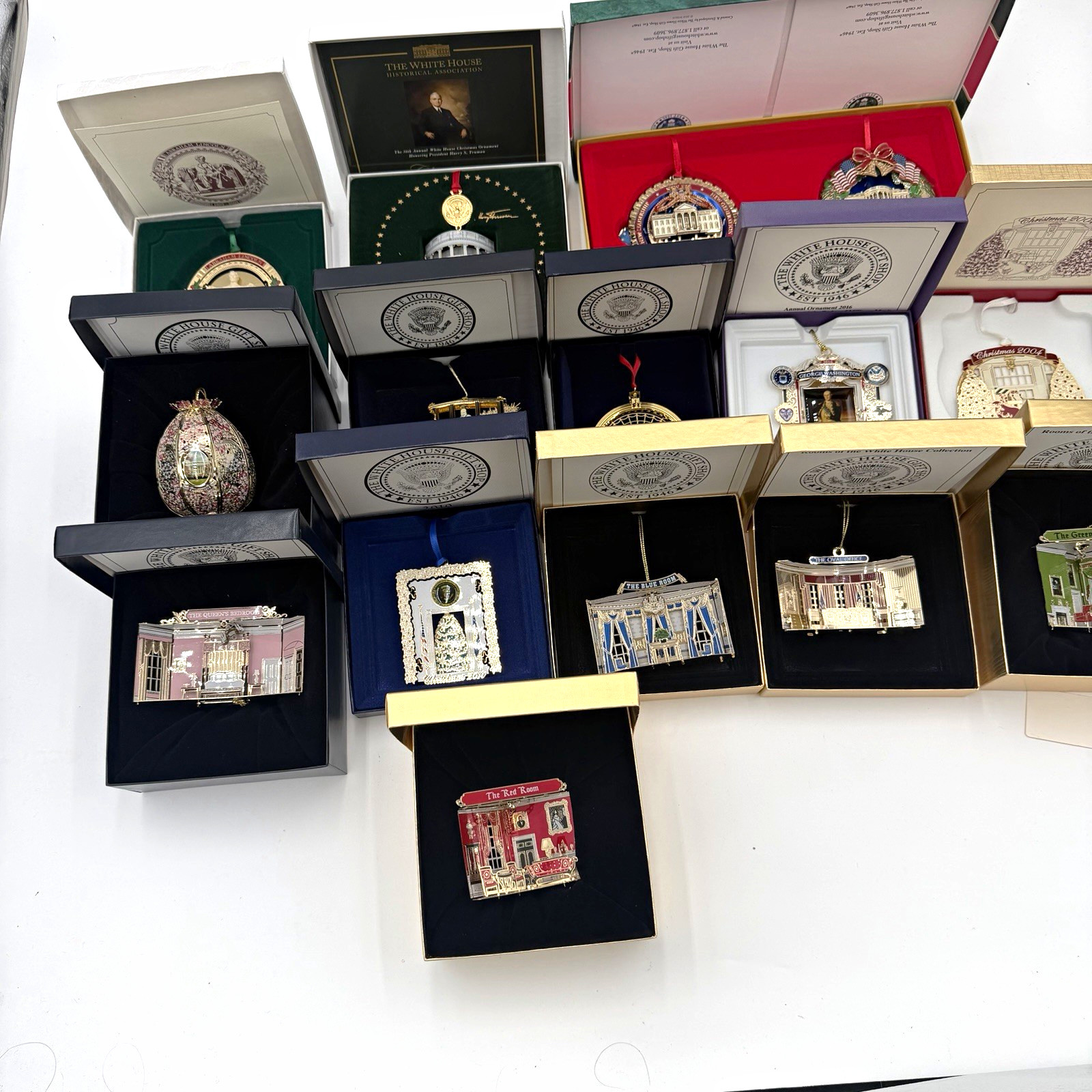 White House different Historical Christmas Hanging Ornament Lot 14 White House different Historical Christmas Hanging Ornament Lot 14