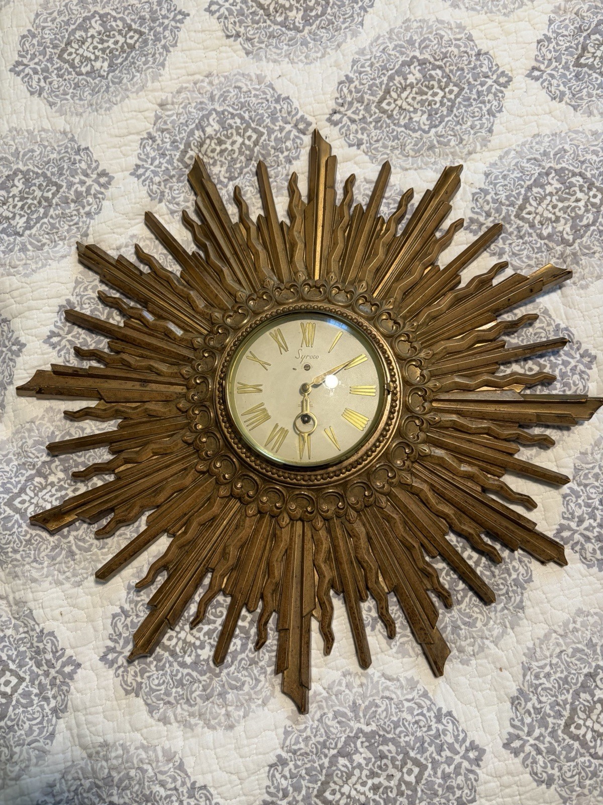 Syroco Sunburst Wall Clock Vintage Mid-Century Modern 20 Inch Syroco Sunburst Wall Clock Vintage Mid-Century Modern 20 Inch