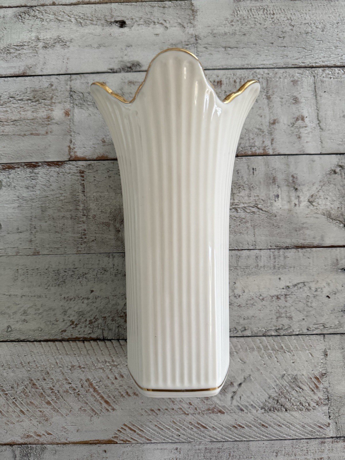 LENOX MERIDIAN VASE Ribbed with Flared Top Gold Trim Top Bottom Rim LENOX MERIDIAN VASE Ribbed with Flared Top Gold Trim Top Bottom Rim