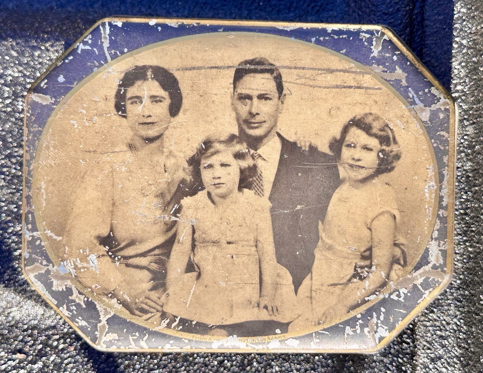 Vintage Biscuit Tin King George VI Young Queen Elizabeth & Family 1930\'s England Vintage Biscuit Tin King George VI Young Queen Elizabeth & Family 1930\'s England
