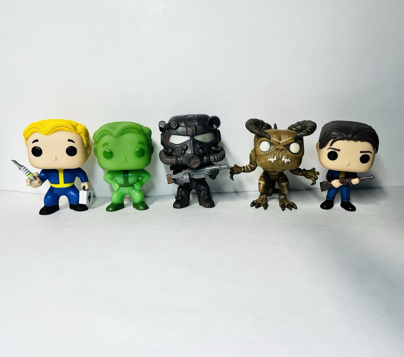 Funko Pop Lot 5 Fallout T-60 Power Armor, Lone Survivor, Vault Boy & More LOOSE Funko Pop Lot 5 Fallout T-60 Power Armor, Lone Survivor, Vault Boy & More LOOSE