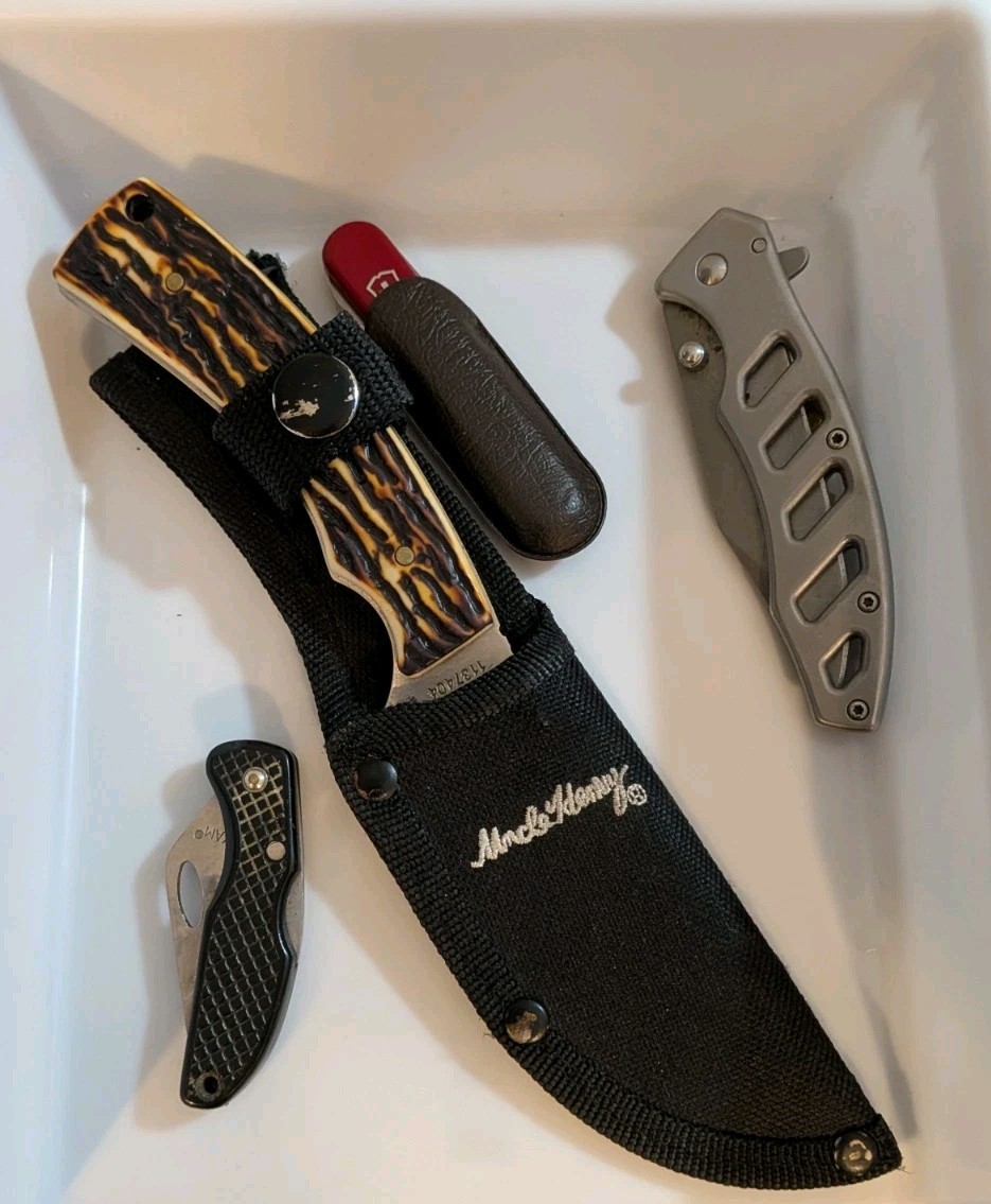 Vintage Mixed Knife Lot - 4 Schrade Uncle Henry Victorinox Maxam Gordon Folding Vintage Mixed Knife Lot - 4 Schrade Uncle Henry Victorinox Maxam Gordon Folding