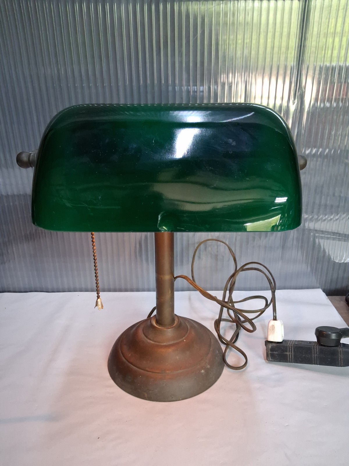 Authentic Vintage Emerald Cased Green Glass Banker's Desk Lamp Brass - Read