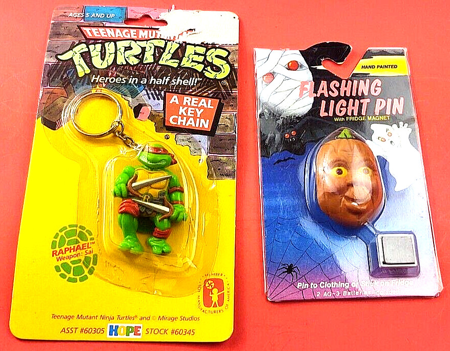 Vintage Teenage Mutant Ninja Turtles RAPHAEL, Key chain and Flashing Light B3 Vintage Teenage Mutant Ninja Turtles RAPHAEL, Key chain and Flashing Light B3