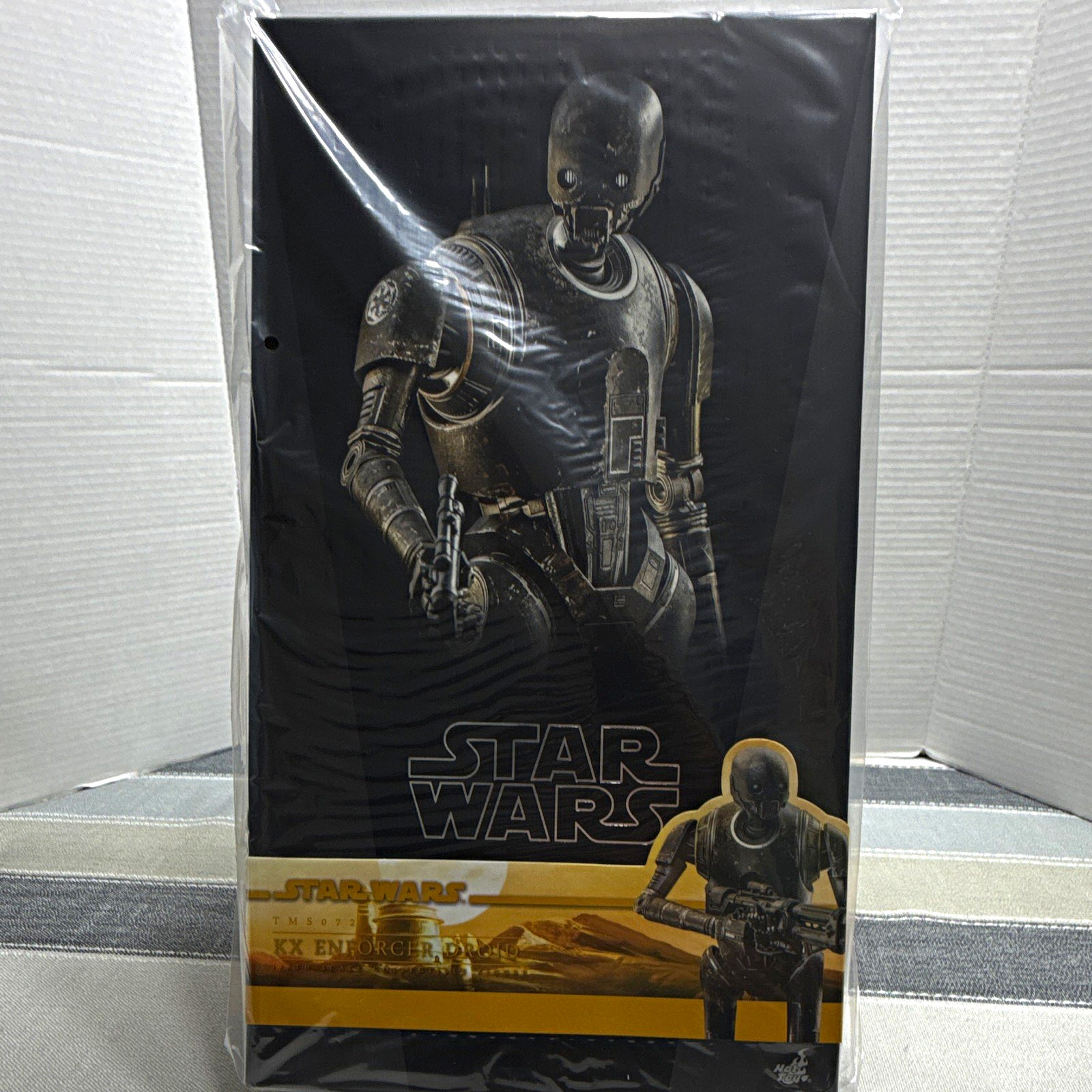 Hot Toys Star Wars KX Enforcer Droid Collectible Action Figure Hot Toys Star Wars KX Enforcer Droid Collectible Action Figure