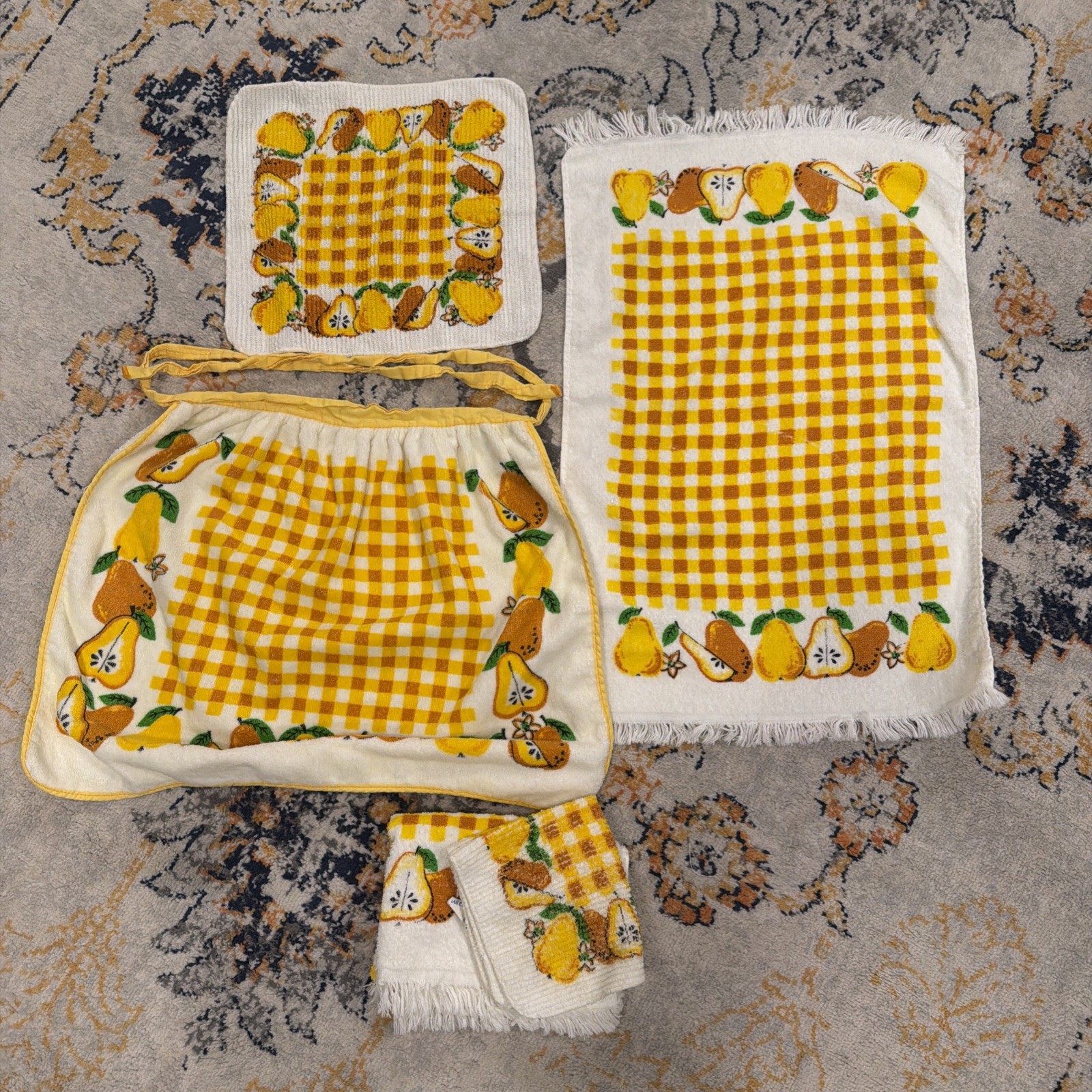 Vtg 1970’s Terry Cloth Apron Dish Cloth Set Yellow Orange Fruit Pear Vtg 1970’s Terry Cloth Apron Dish Cloth Set Yellow Orange Fruit Pear