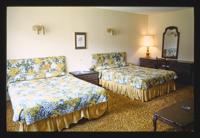 Photo:Liberty New York Grossinger\'s Room 7276 1977 Hotel Bedroom Twin Beds