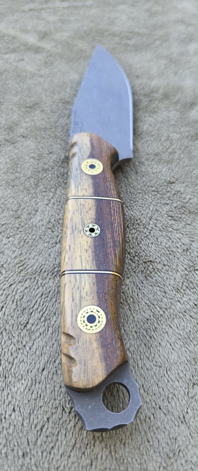 Half Face Blades Very Rare Early, Pheasant Wood, Double Split, Over Sized Pins. Half Face Blades Very Rare Early, Pheasant Wood, Double Split, Over Sized Pins.