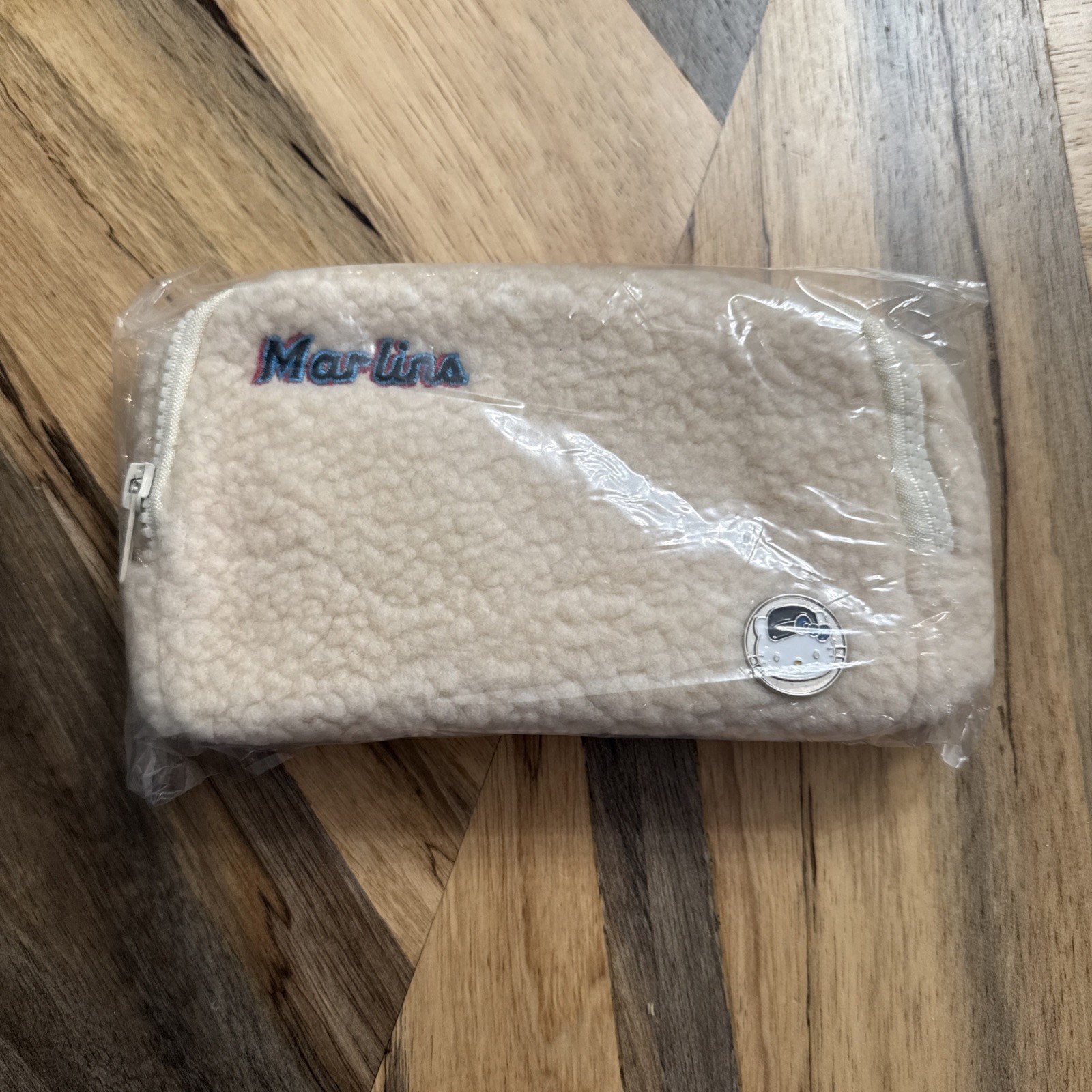 Miami Marlins Hello Kitty *Game Giveaway* Collectible Zip Bag 2026 vs Dodgers Miami Marlins Hello Kitty *Game Giveaway* Collectible Zip Bag 2026 vs Dodgers
