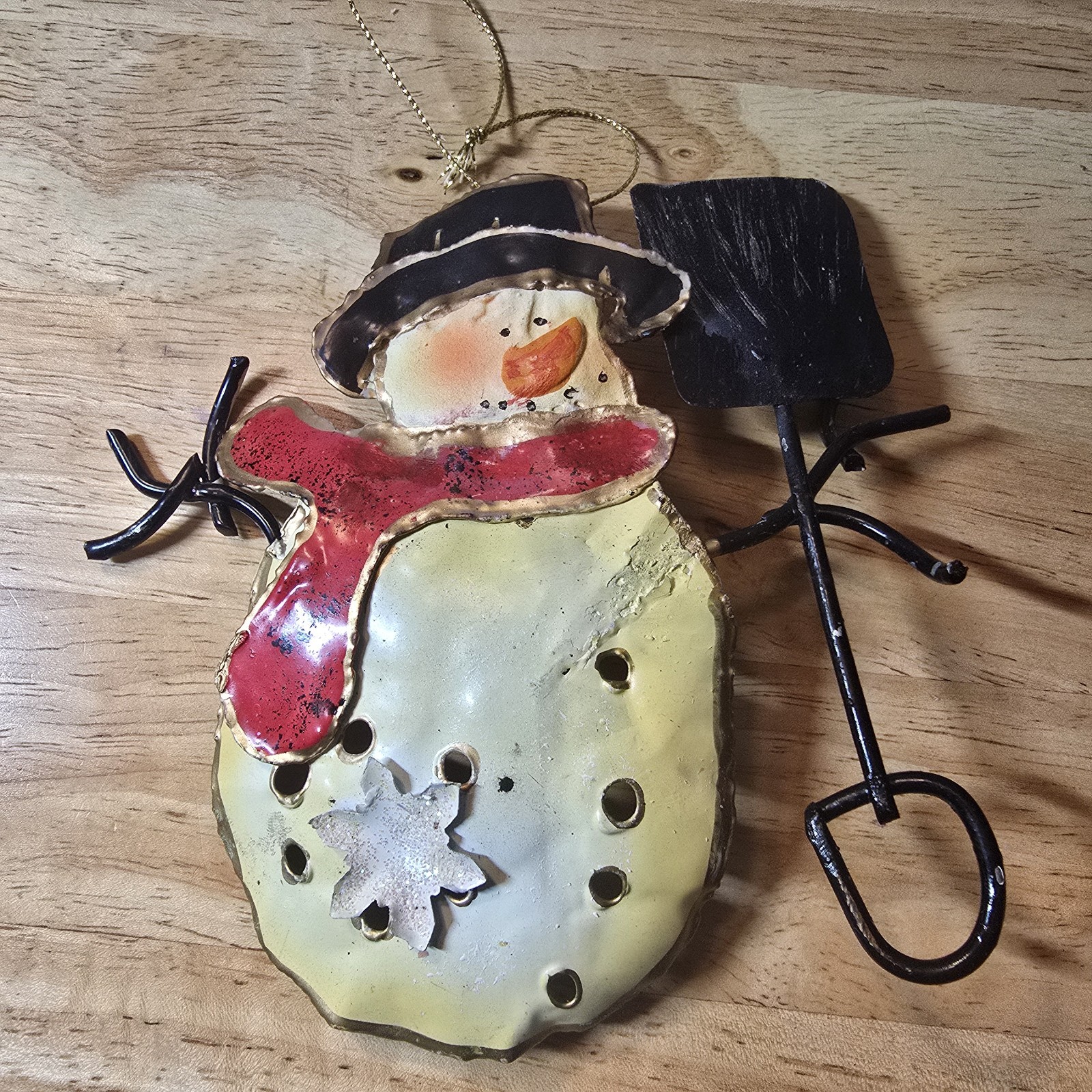 Metal Snowman Christmas Ornament Shovel Primitive Rustic Distressed 5.5\ Metal Snowman Christmas Ornament Shovel Primitive Rustic Distressed 5.5\