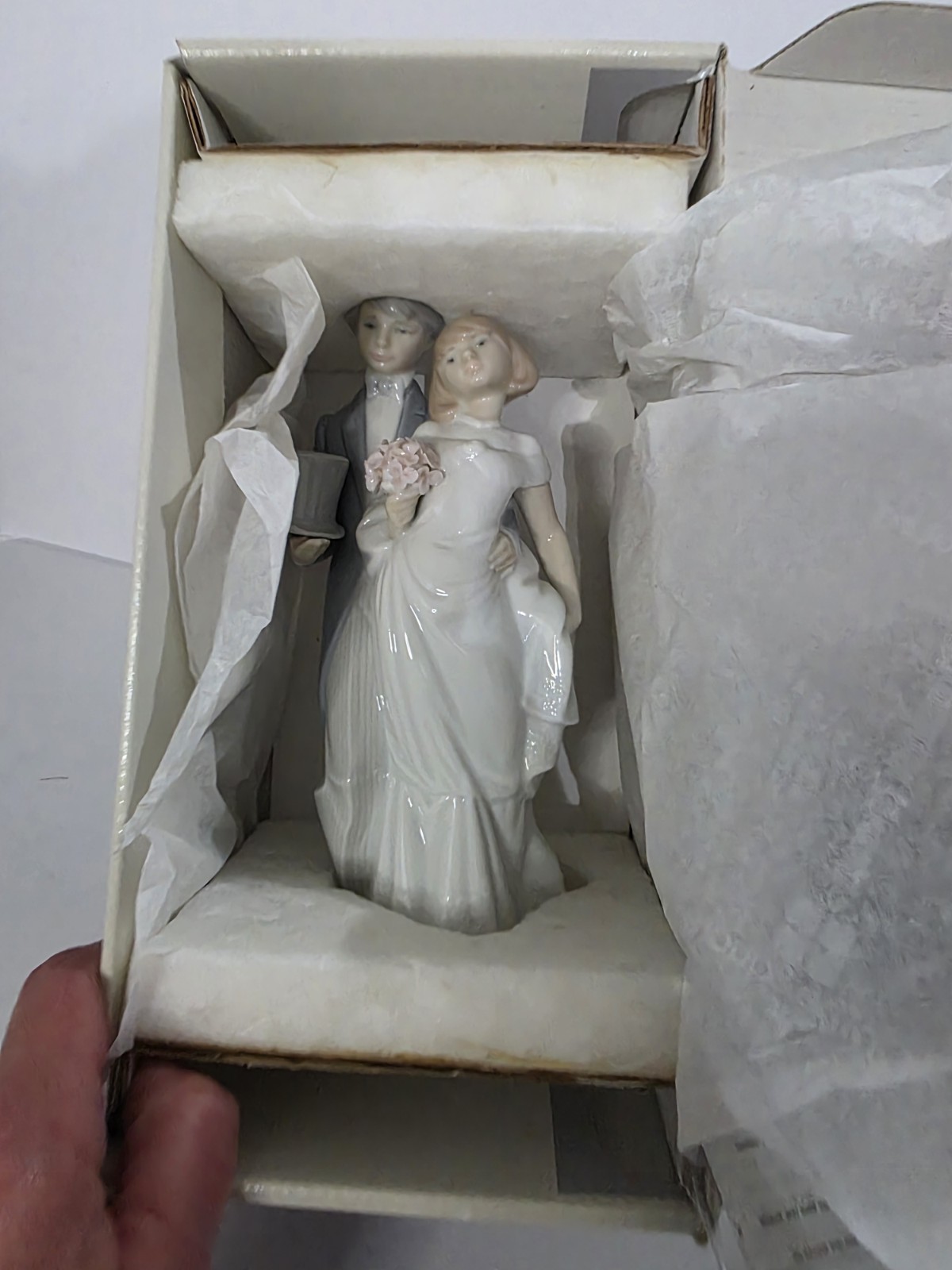 Lladro #6164 Wedding Bells Bride & Groom Retired Porcelain Figurine Spain Lladro #6164 Wedding Bells Bride & Groom Retired Porcelain Figurine Spain
