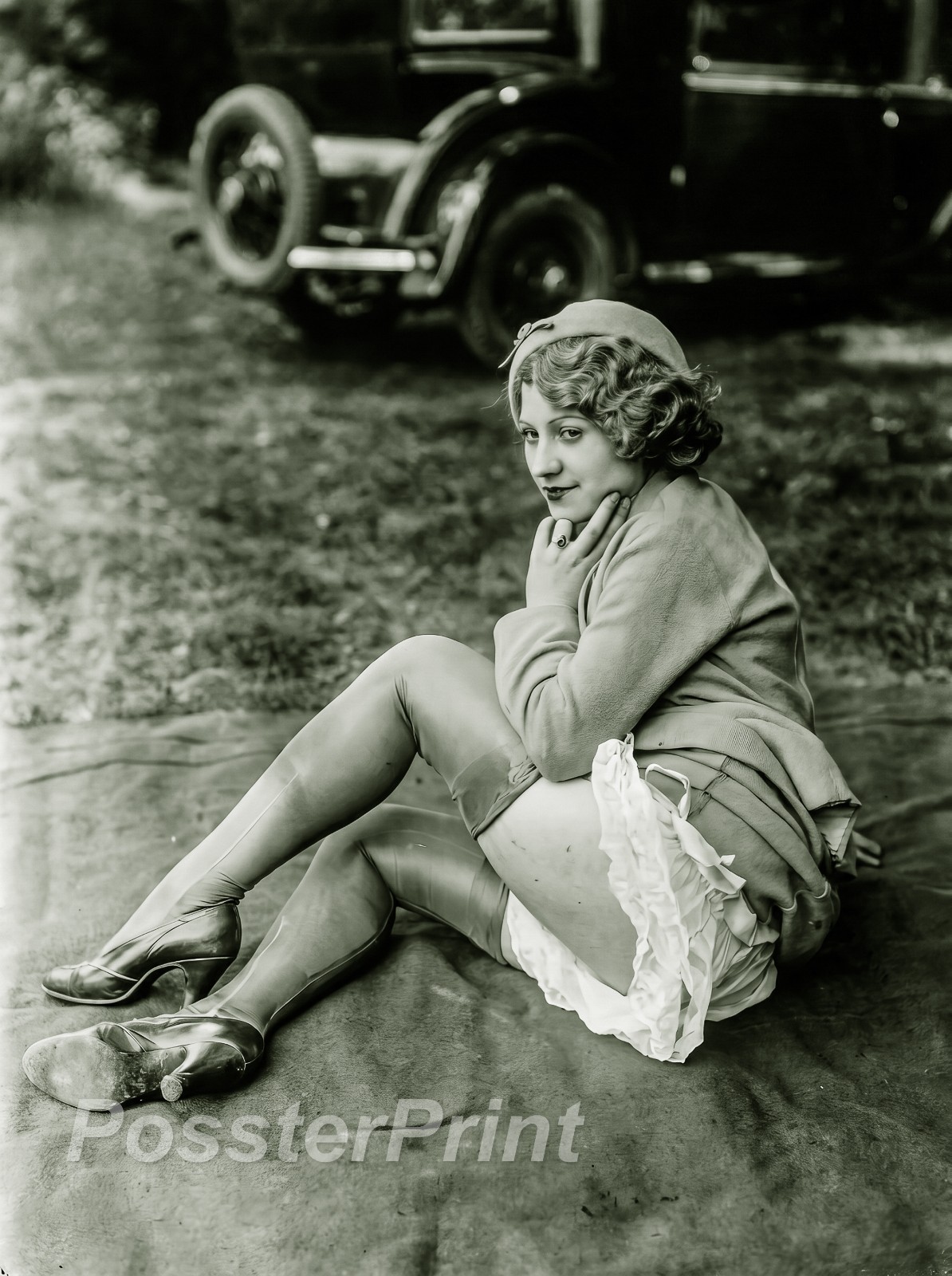 1920s FLAPPER GIRL 💜 8x10 Photo - Vintage Car Style Icon