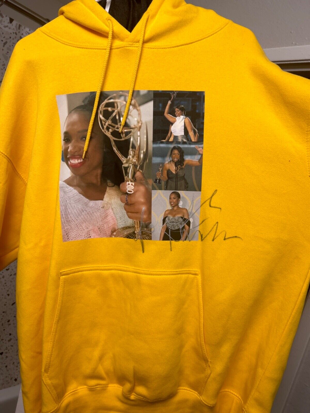 XL Yellow Jennifer Hudson Signed Sweater 