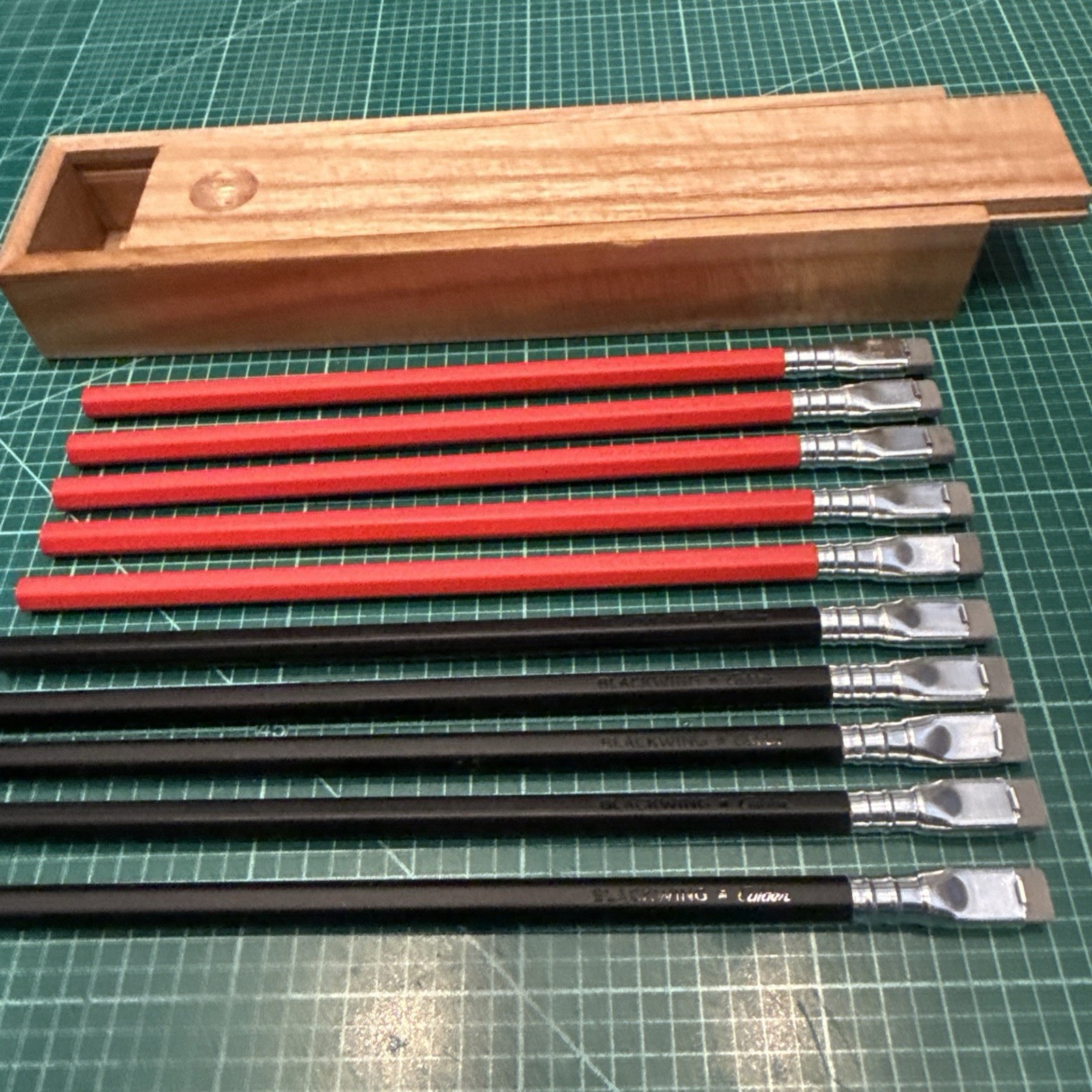 10 - Blackwing “Calder” Pencils- 5 Red , 5 Black , W/Silver Tops, Gray Erasers 10 - Blackwing “Calder” Pencils- 5 Red , 5 Black , W/Silver Tops, Gray Erasers